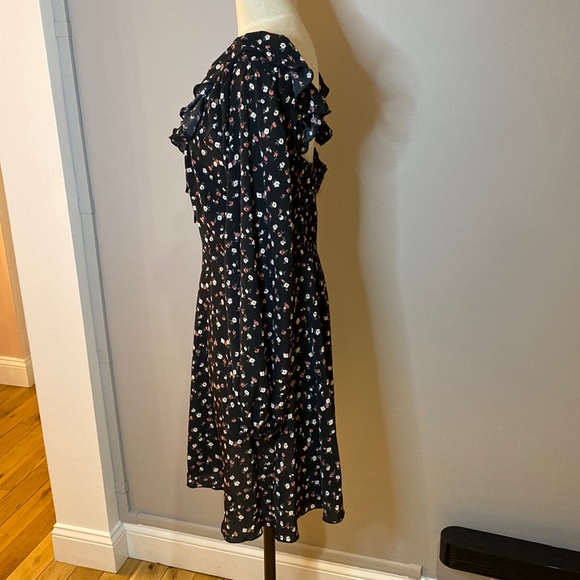 Boohoo Size 12 Black Ditsy Floral Print Mini Dress Front Lace-Up Neckline - Picture 4 of 6